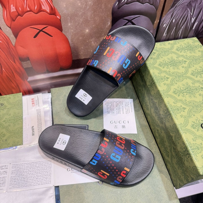 G*u*i slippers